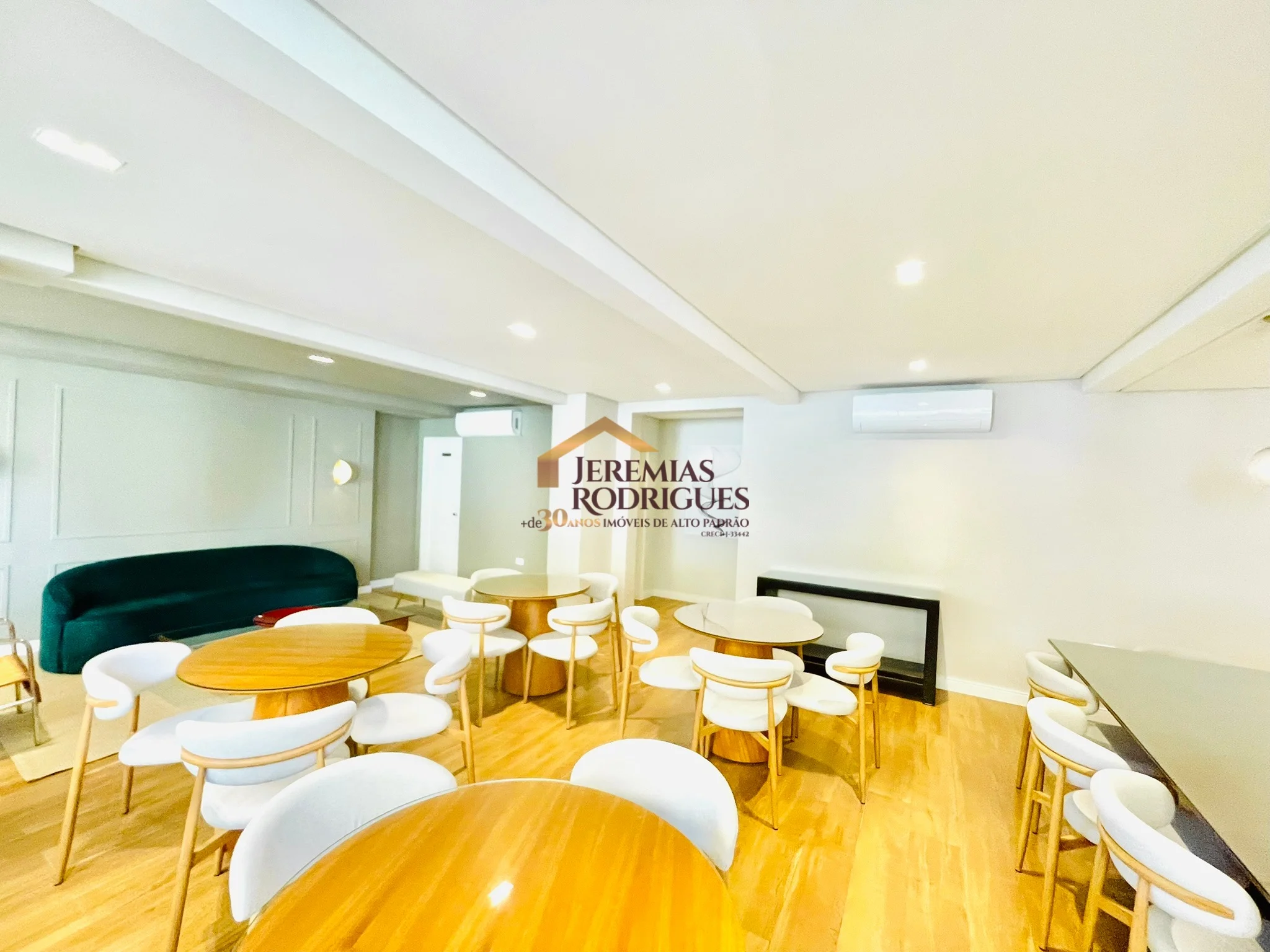 Apartamento à venda no Condomínio Lumiere em Taubaté/SP.