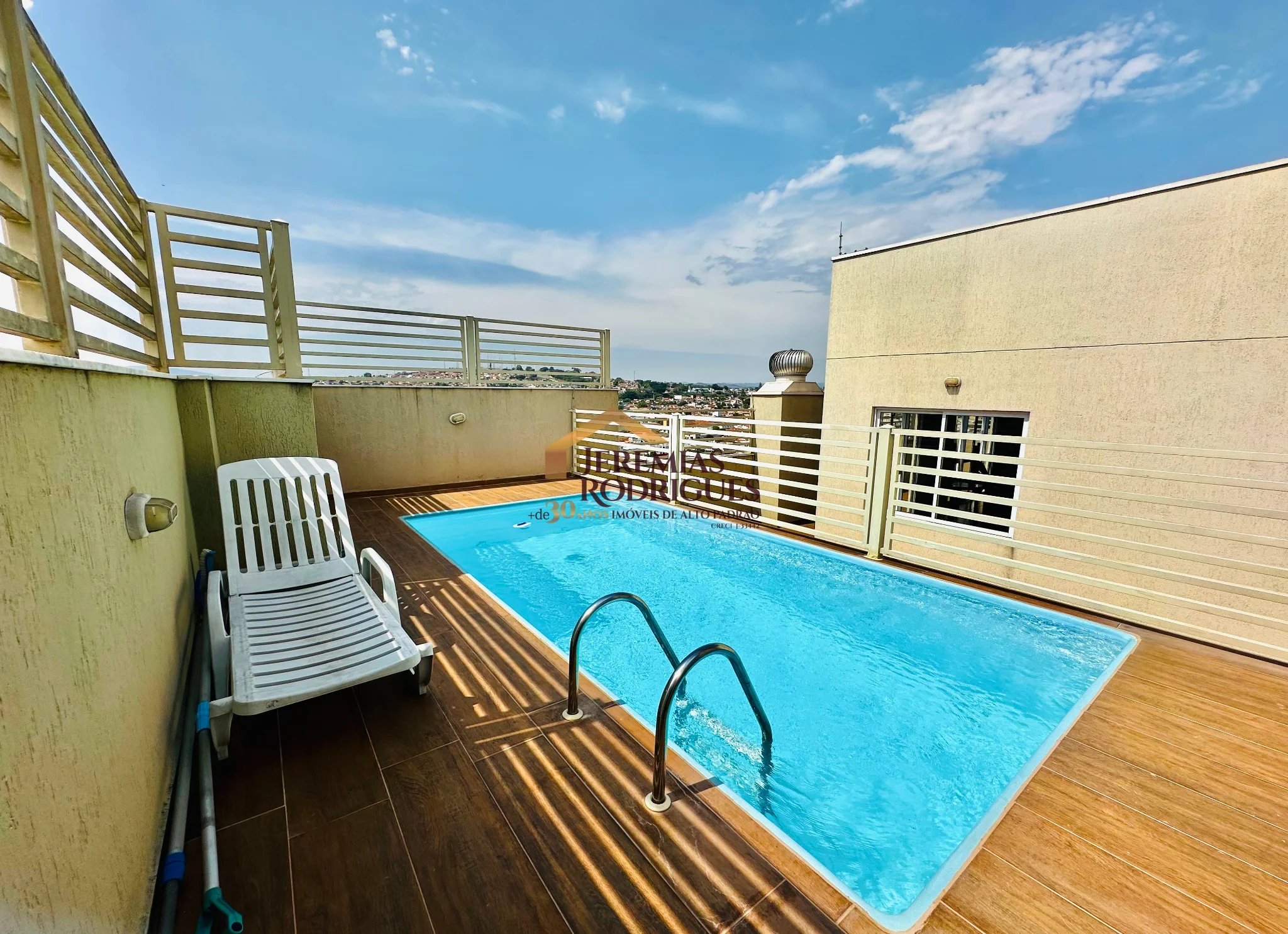Apartamento para locação e venda no Edifício Solar Vicente Giffoni em Taubaté/SP.