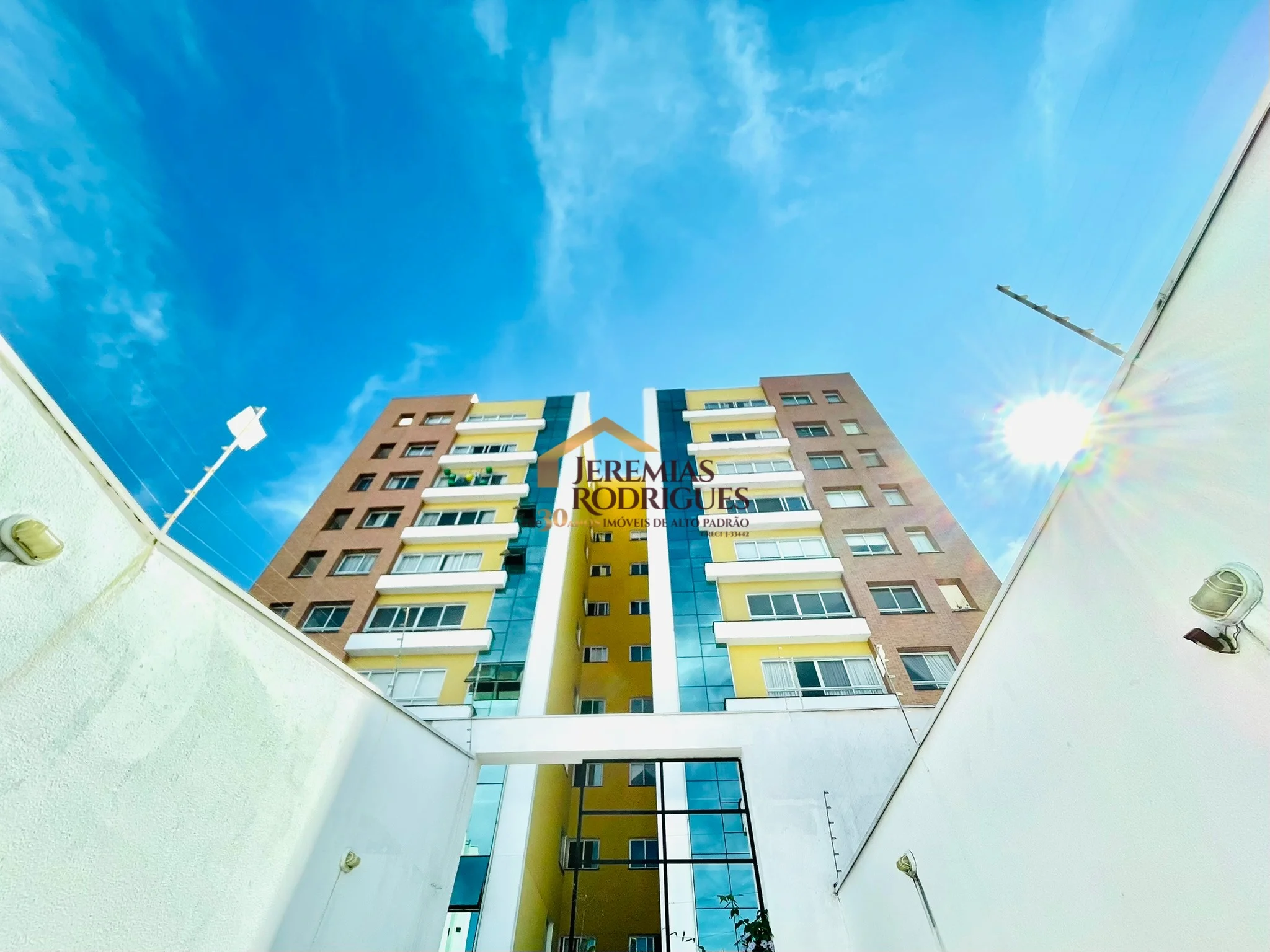 Apartamento à venda no Condomínio Lumiere em Taubaté/SP.