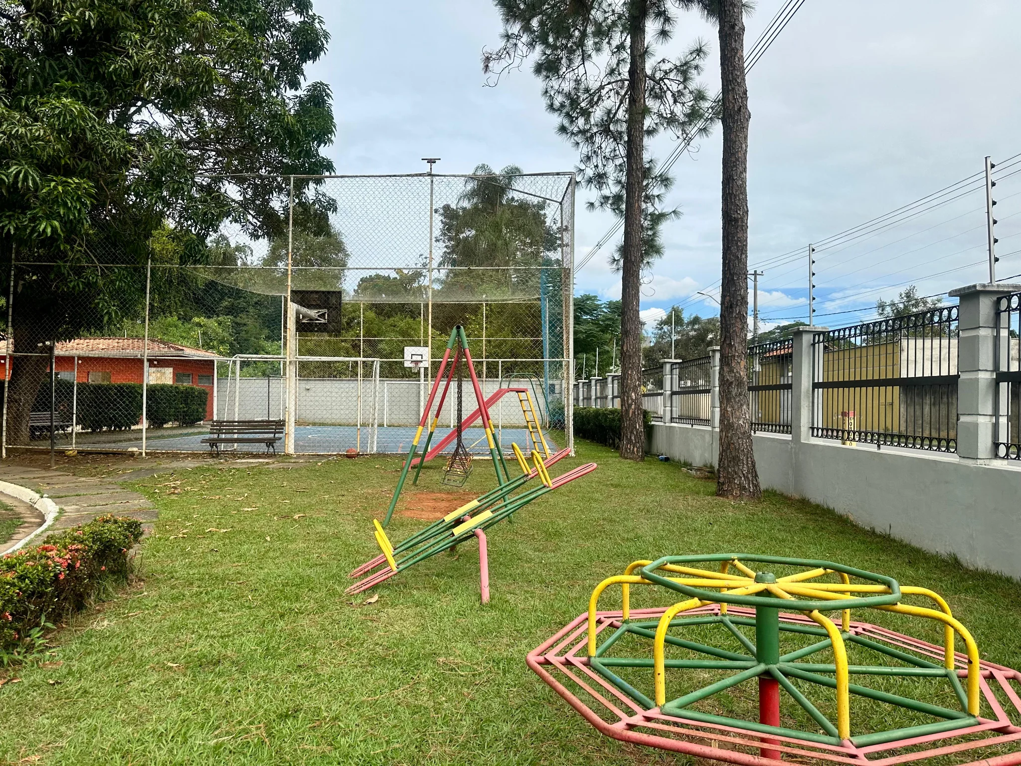 Casa com 3 dormitórios disponível para locação no Condomínio Bosque dos Pássaros em Tremembé/SP