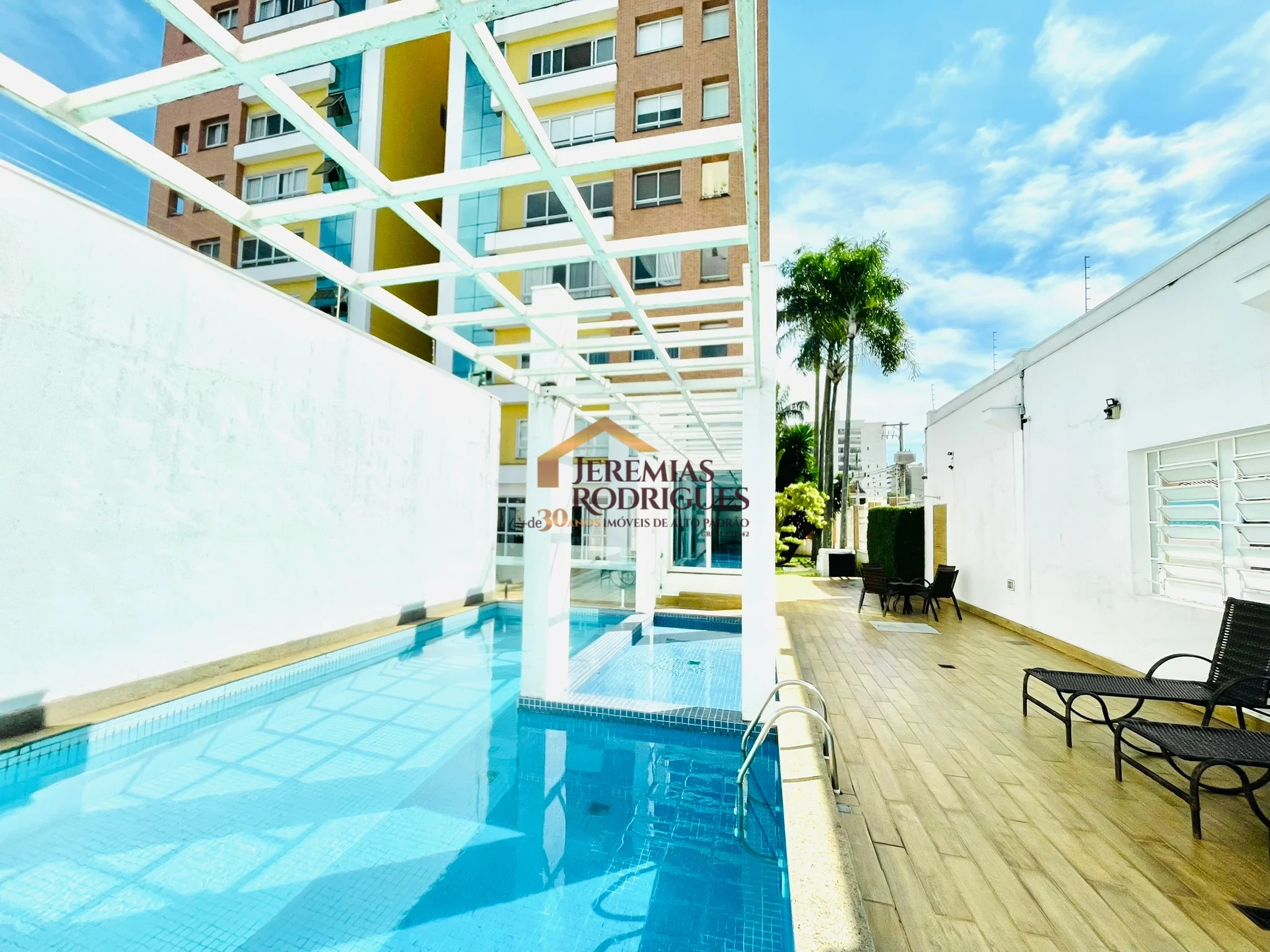 Apartamento à venda no Condomínio Lumiere em Taubaté/SP.