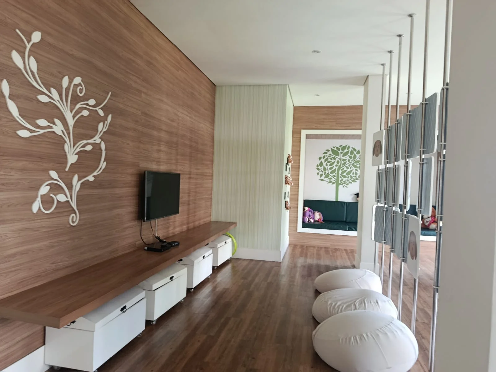 Apartamento à venda com 3 suítes no Edifício Le Premier em Campos do Jordão/SP. 