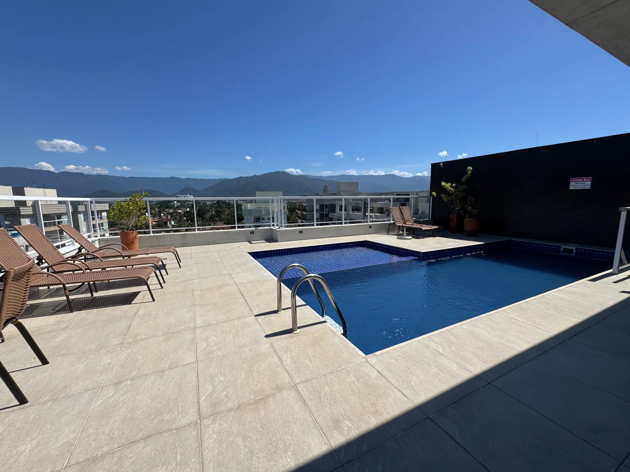 Cobertura à venda com 3 suítes, 177 m² no Condomínio Porto Damy em Ubatuba/SP. 