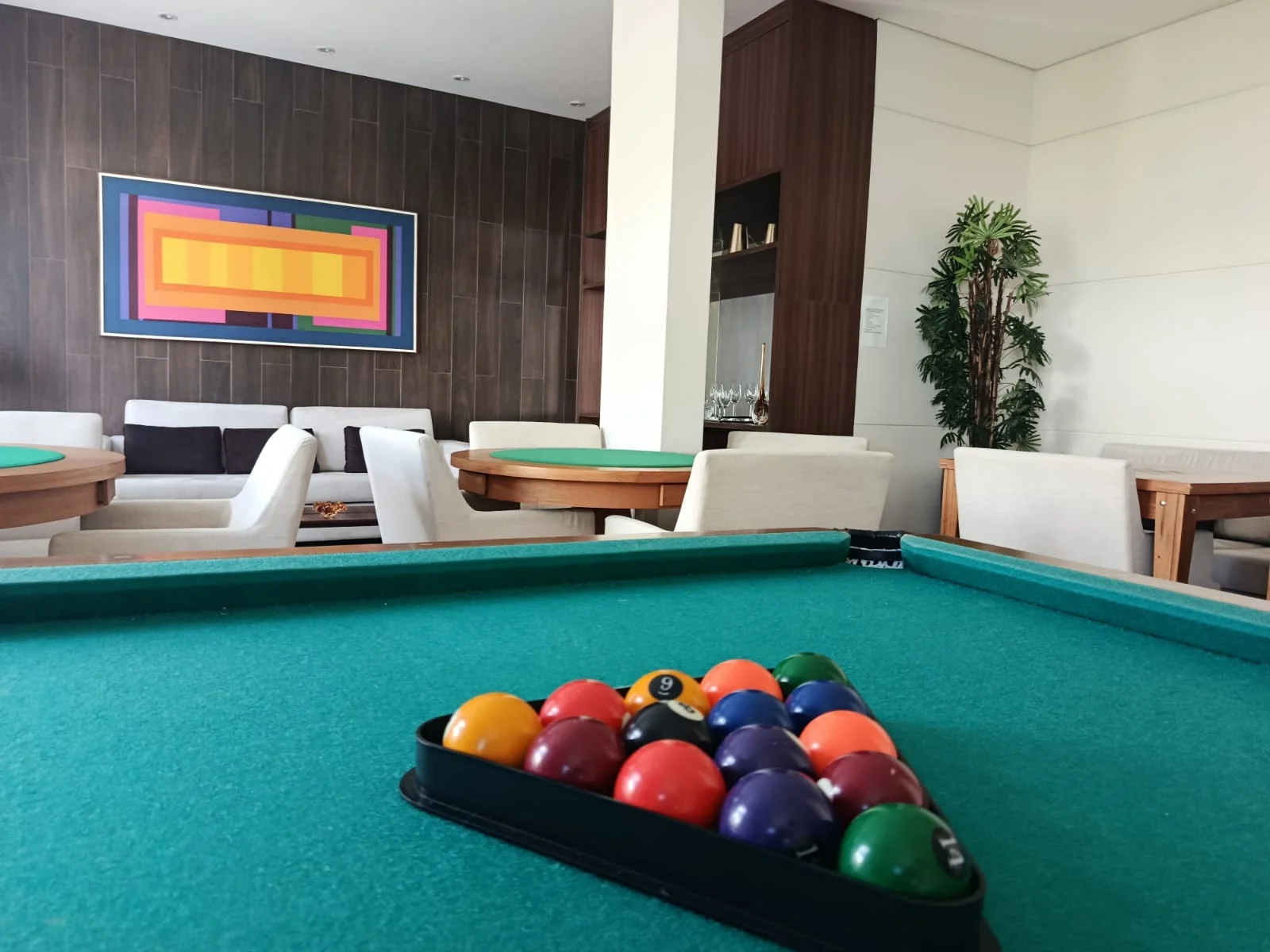 Apartamento à venda com 3 suítes no Edifício Le Premier em Campos do Jordão/SP. 