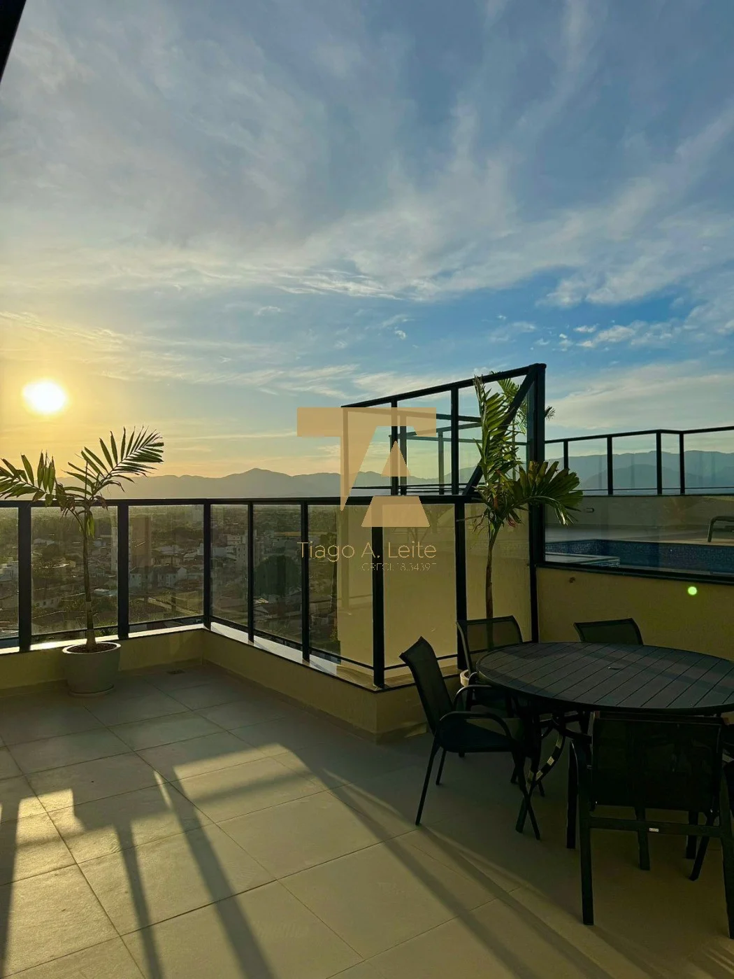 Apartamento no Edifício Santiago em Pindamonhangaba com localização privilegiada