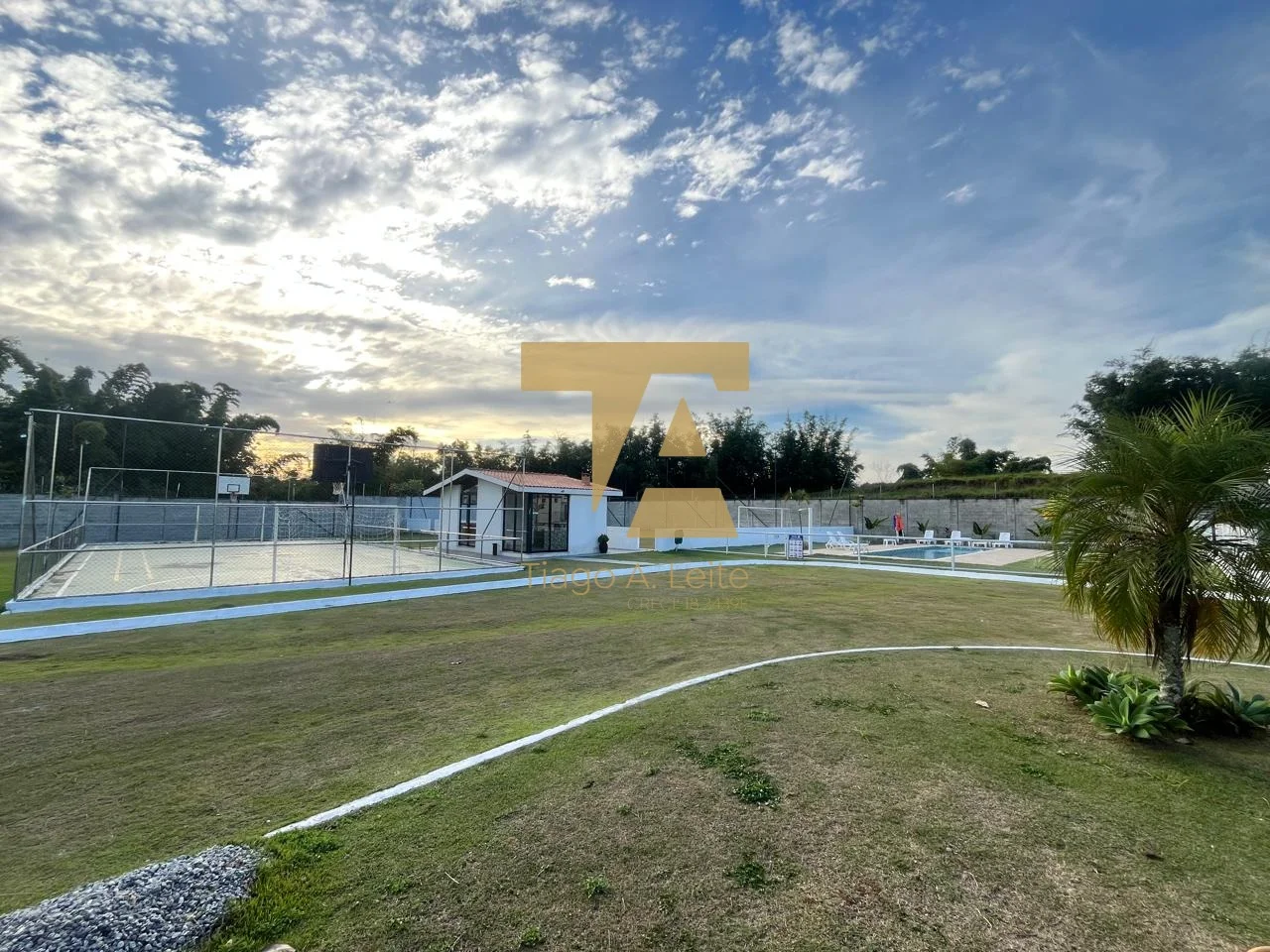 Casa com 3 Suítes à Venda em Condomínio Pérola do Vale em Tremembé/SP