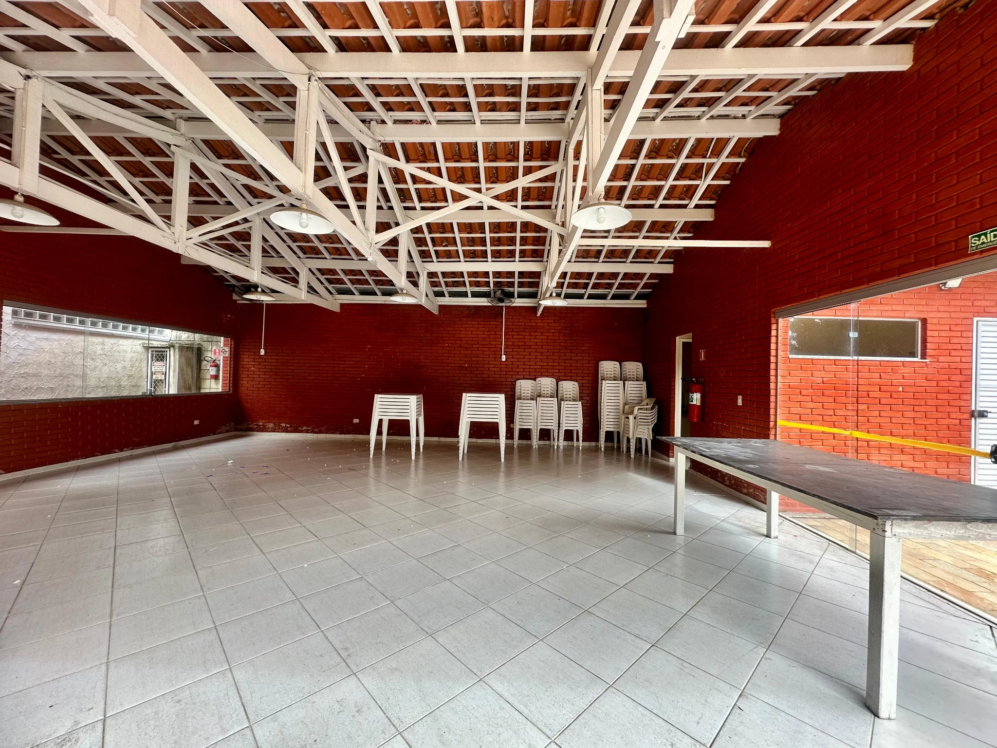 Casa com 3 dormitórios disponível para locação no Condomínio Bosque dos Pássaros em Tremembé/SP