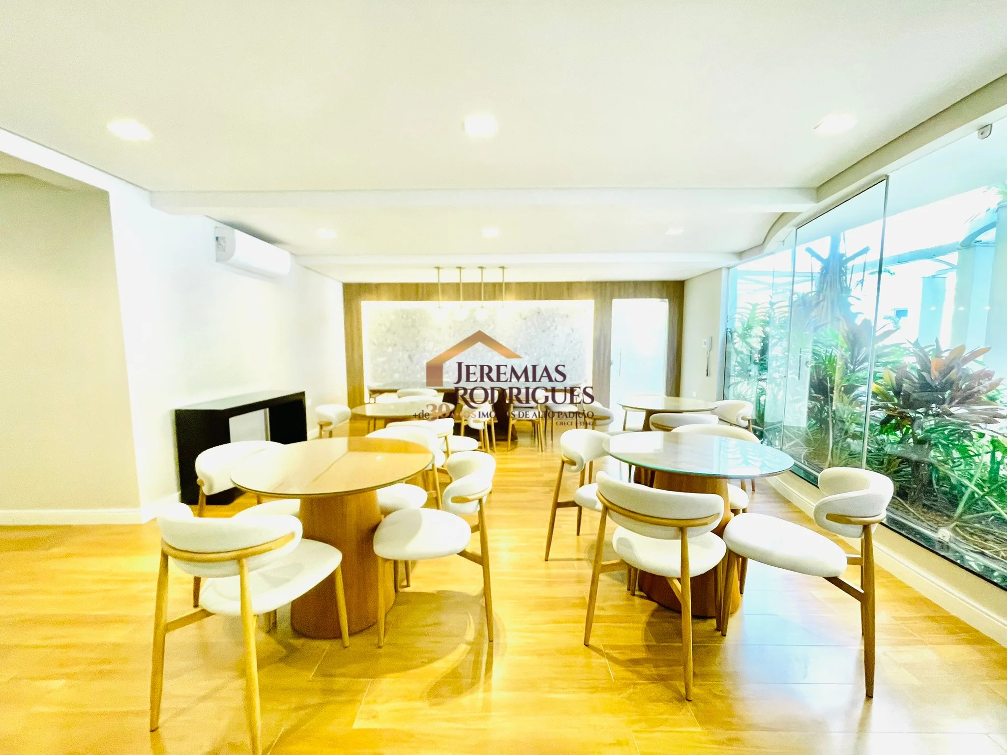 Apartamento à venda no Condomínio Lumiere em Taubaté/SP.