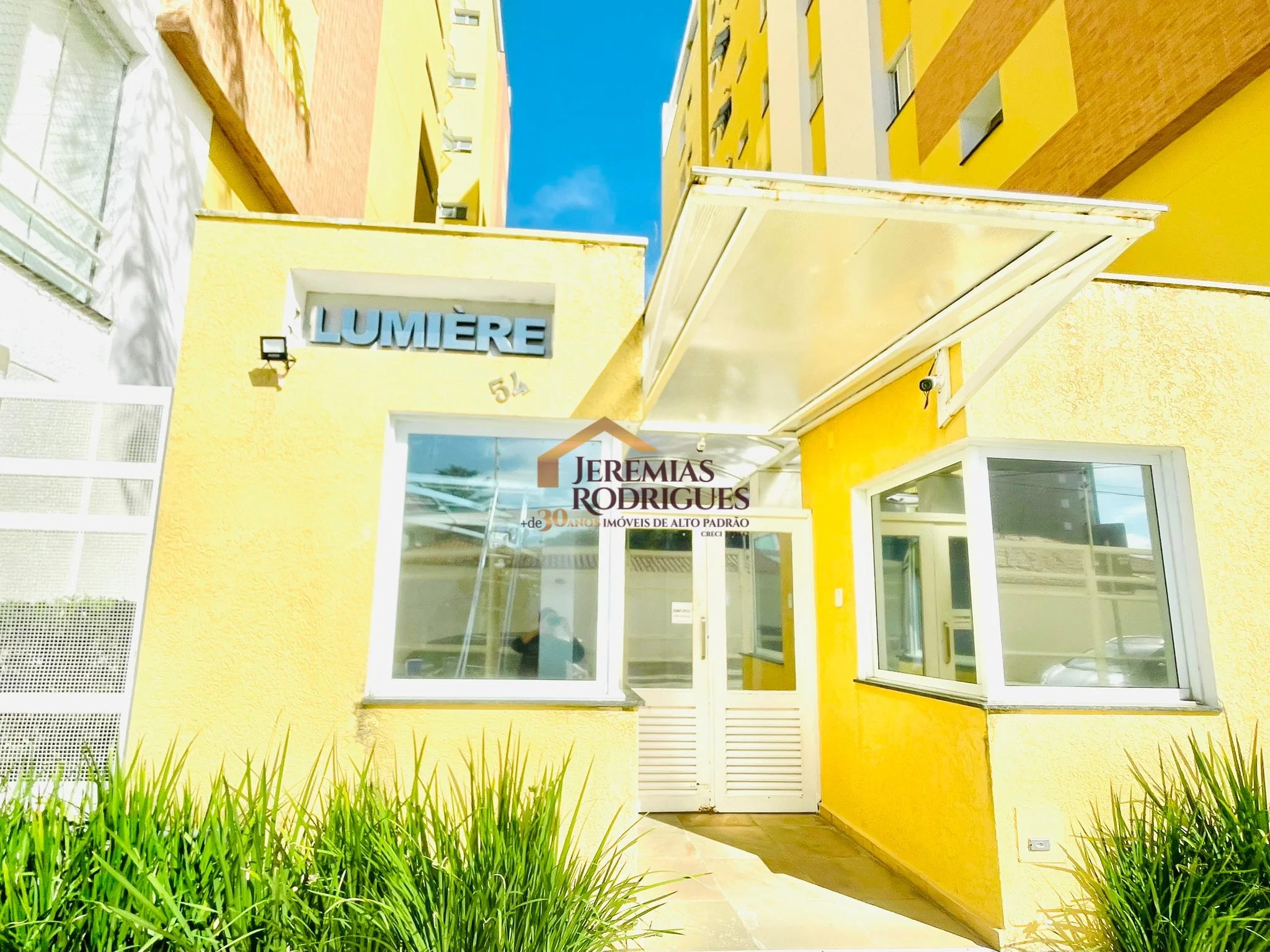 Apartamento à venda no Condomínio Lumiere em Taubaté/SP.