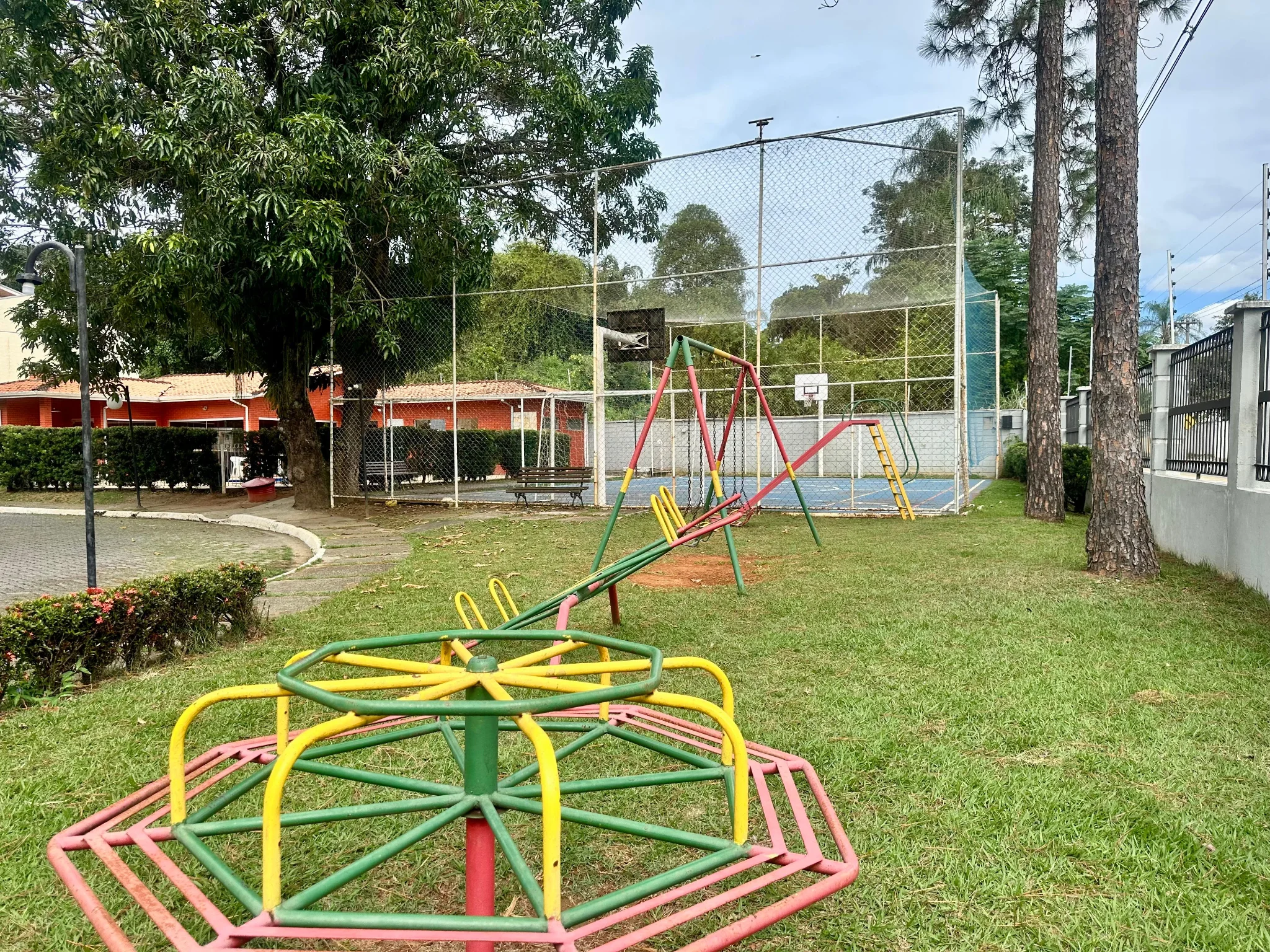 Casa com 3 dormitórios disponível para locação no Condomínio Bosque dos Pássaros em Tremembé/SP