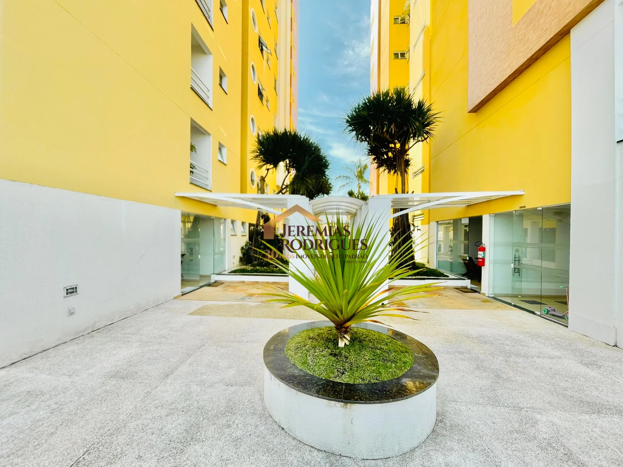 Apartamento à venda no Condomínio Lumiere em Taubaté/SP.