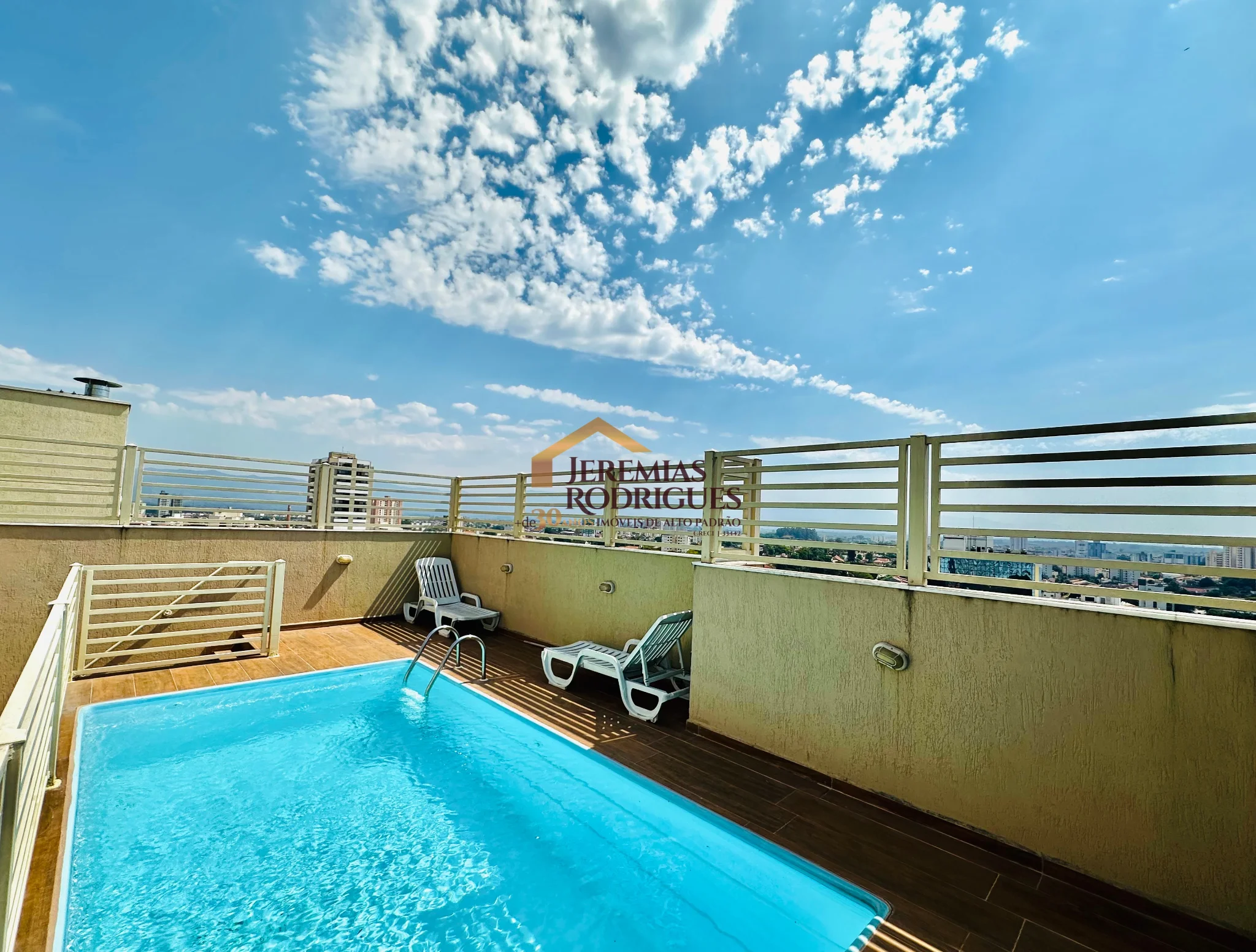 Apartamento para locação e venda no Edifício Solar Vicente Giffoni em Taubaté/SP.