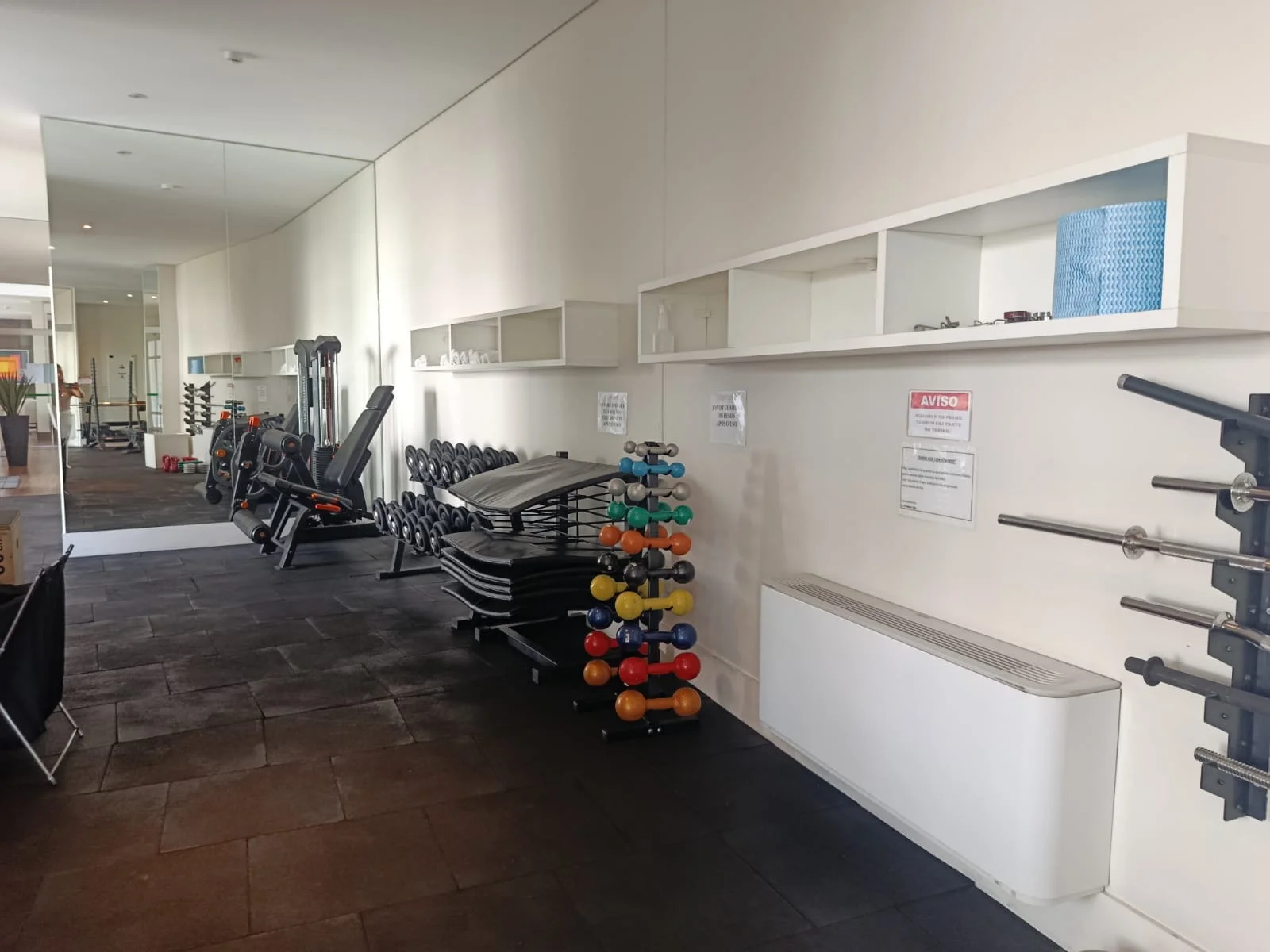 Apartamento à venda com 3 suítes no Edifício Le Premier em Campos do Jordão/SP. 