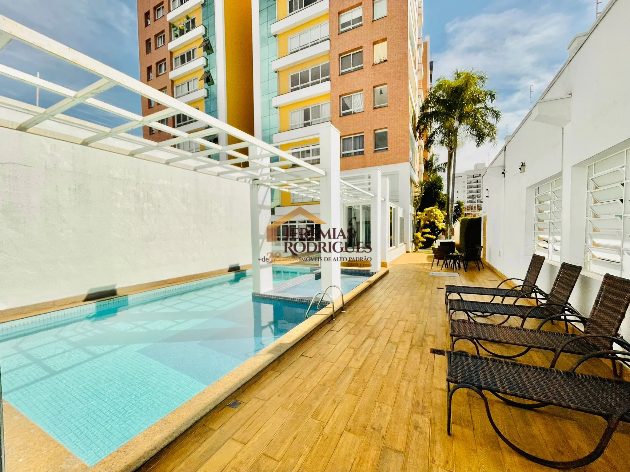 Apartamento à venda no Condomínio Lumiere em Taubaté/SP.