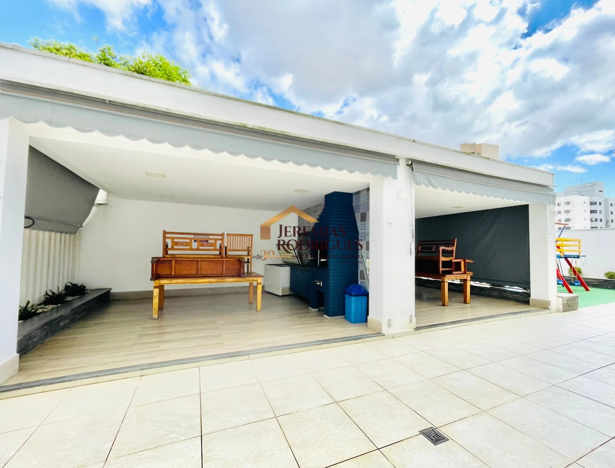 Apartamento para locação no Edifício Itacaré em Taubaté/SP.