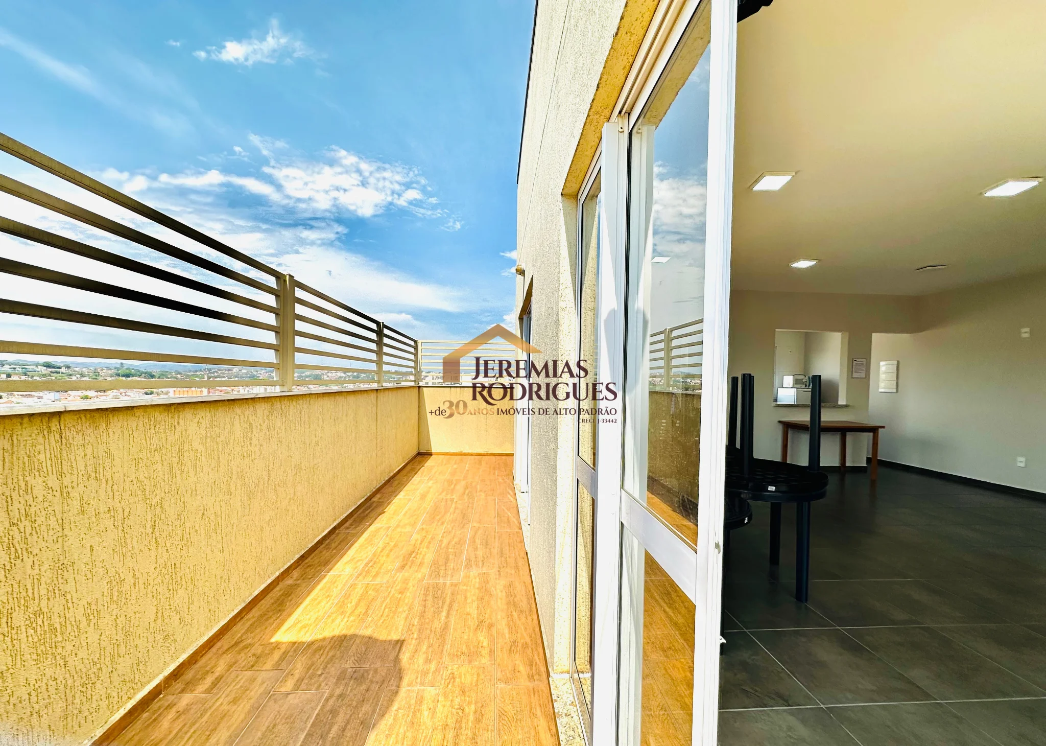 Apartamento para locação e venda no Edifício Solar Vicente Giffoni em Taubaté/SP.