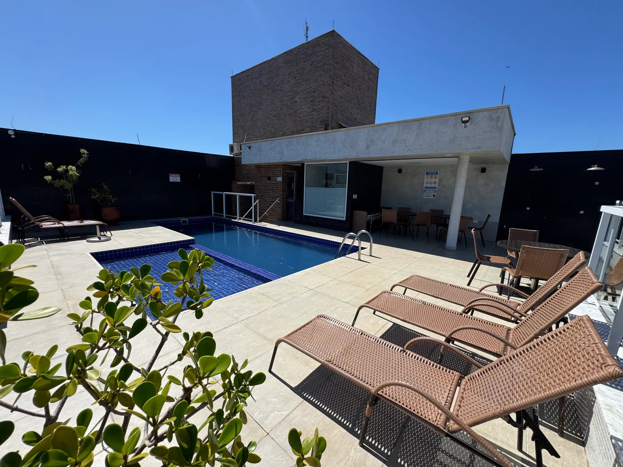 Cobertura à venda com 3 suítes, 177 m² no Condomínio Porto Damy em Ubatuba/SP. 