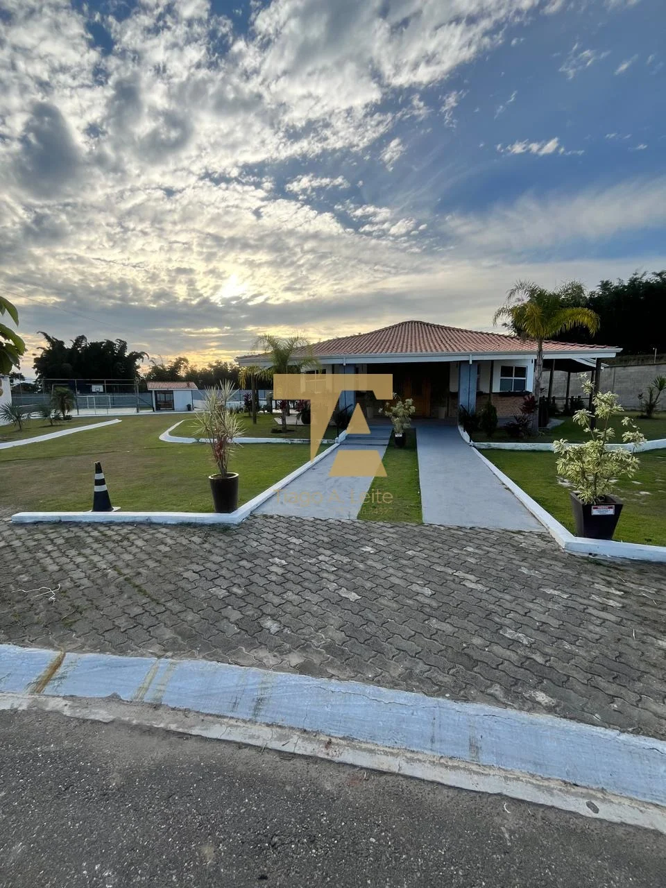Casa com 3 Suítes à Venda em Condomínio Pérola do Vale em Tremembé/SP