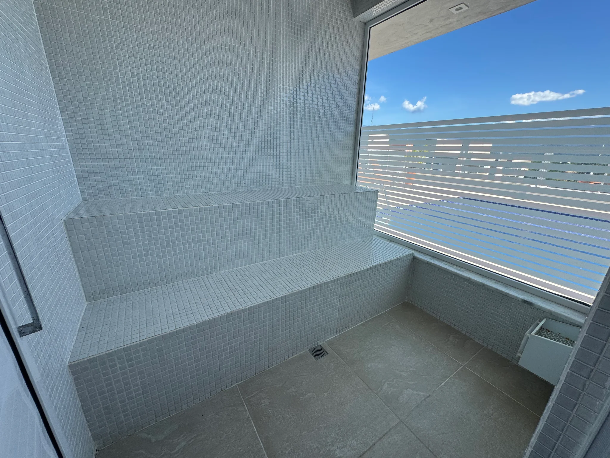 Cobertura à venda com 3 suítes, 177 m² no Condomínio Porto Damy em Ubatuba/SP. 