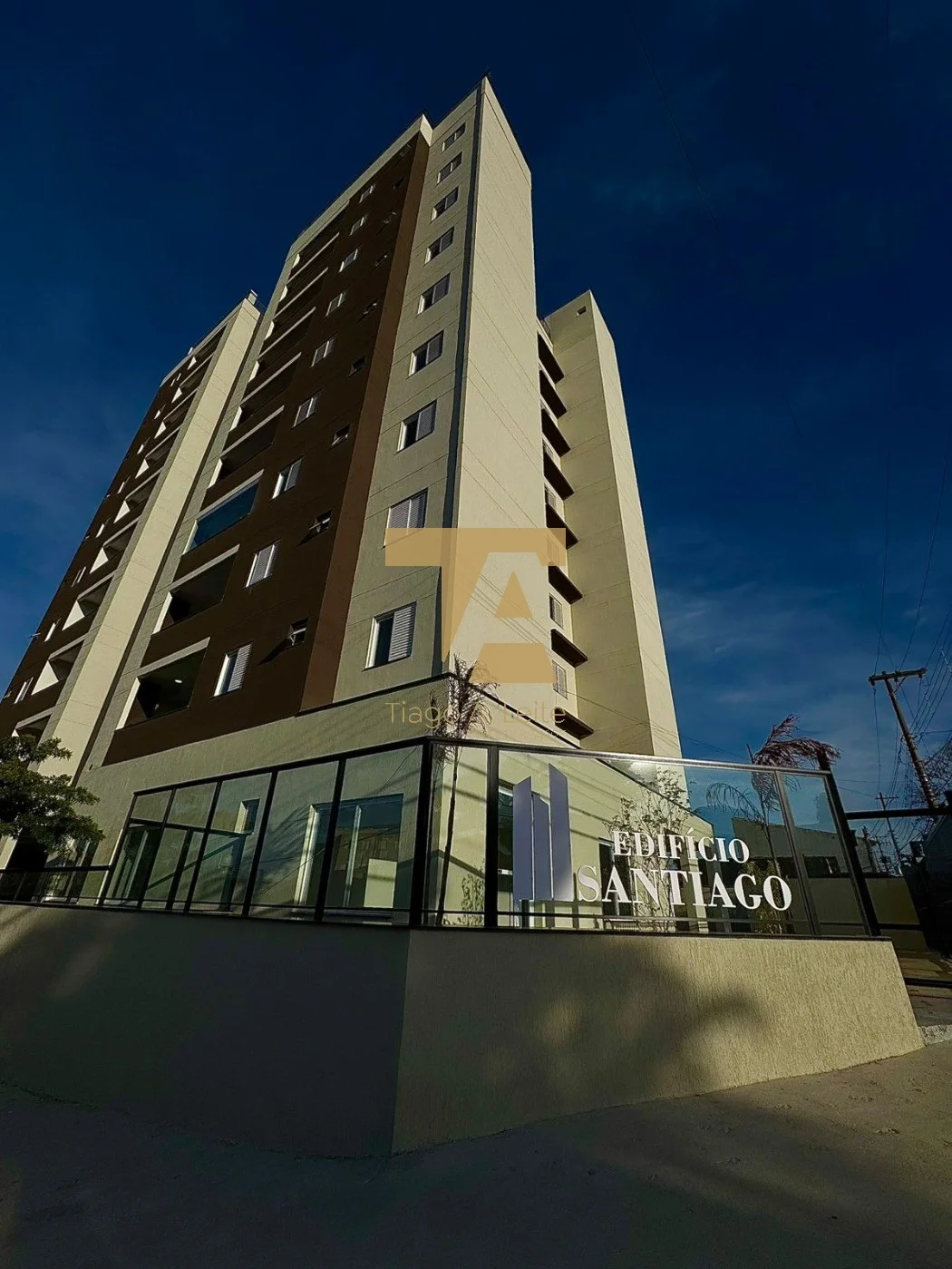 Apartamento no Edifício Santiago em Pindamonhangaba com localização privilegiada