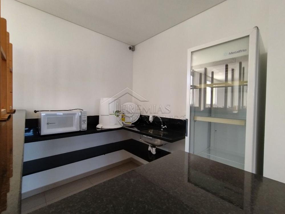Apartamento à venda no Edifício Maison em Taubaté/ SP.