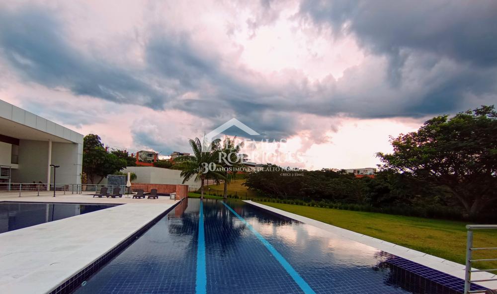 Casa à venda com 4 suítes no Condomínio Residencial Alphaville II em São José dos Campos/SP.