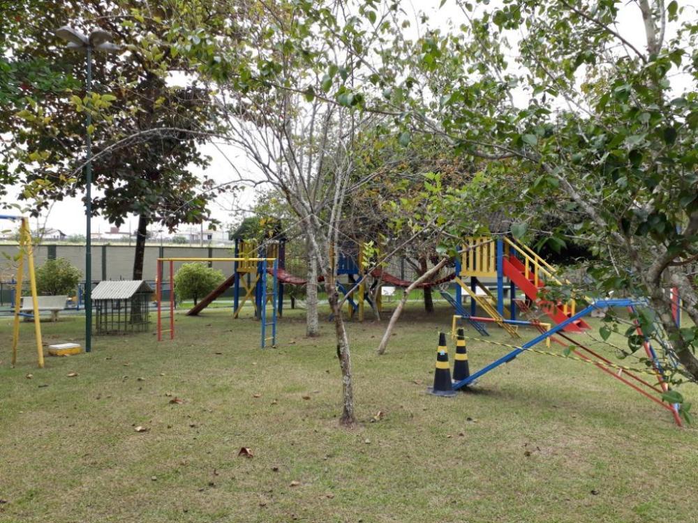 Casa à venda com 3 dormitórios no Condomínio Portal do Sol em Tremembé/SP.