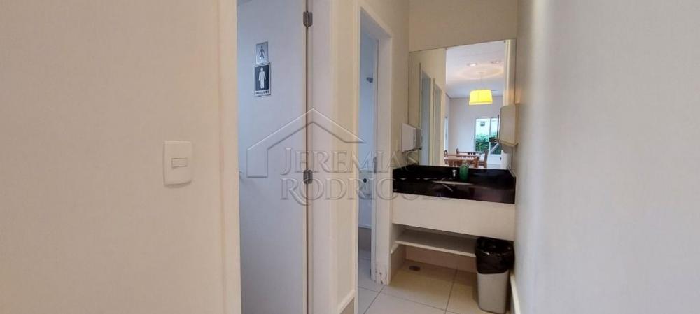 Apartamento à venda no Edifício Sauípe em Taubaté/SP.