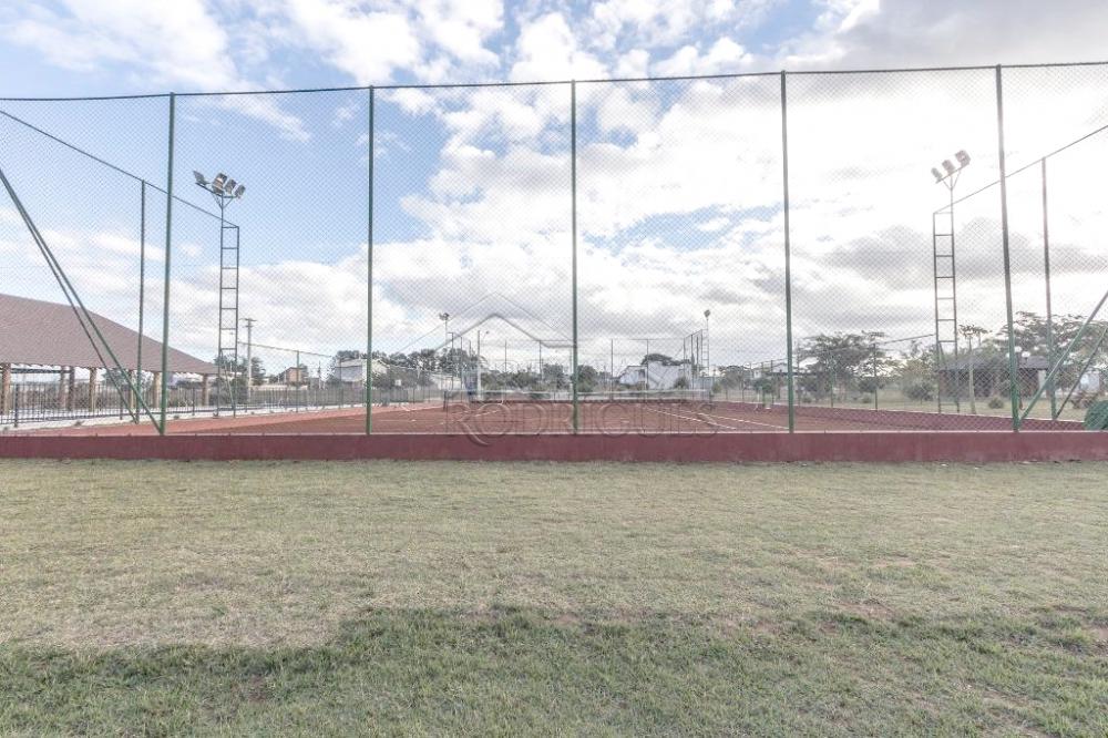 Casa para venda e locação com 3 dormitórios no Condomínio Tecoara em Taubaté/SP.