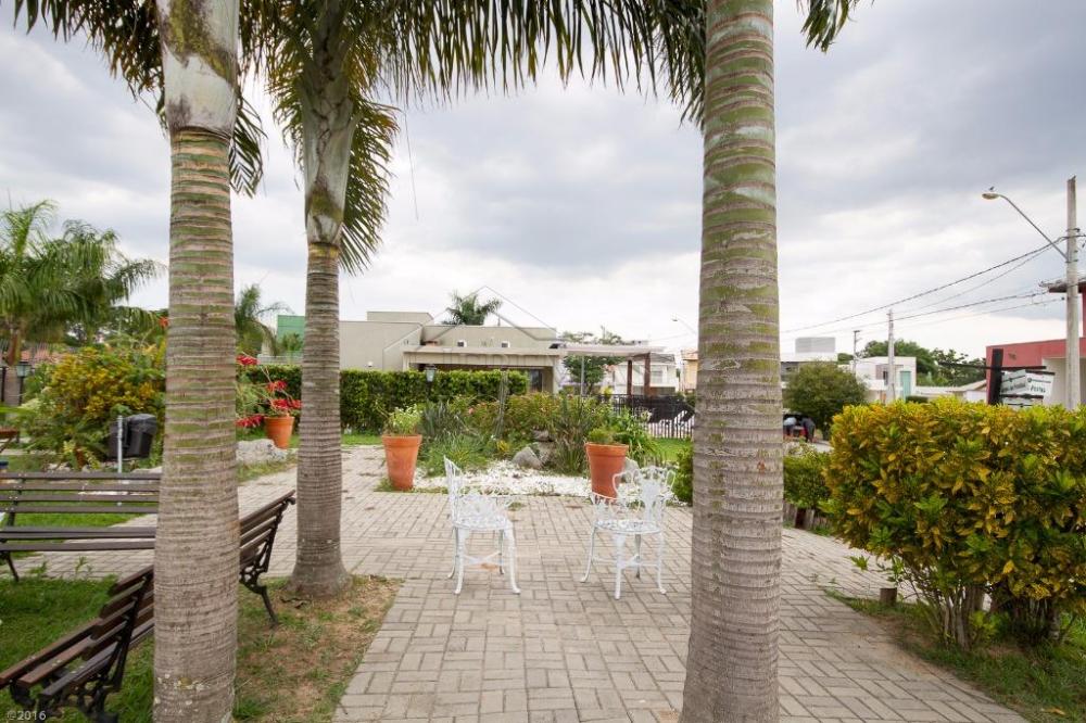 Casa para venda e locação com 4 dormitórios no Condomínio Jatobá em Tremembé/SP.