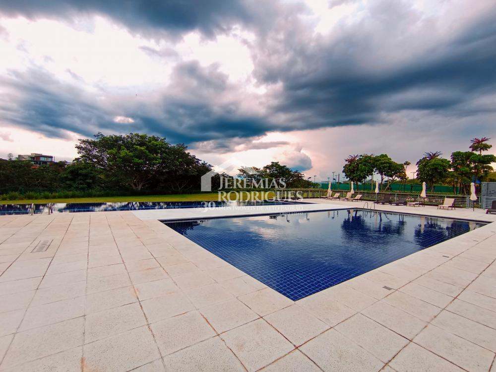 Casa à venda com 4 suítes no Condomínio Residencial Alphaville II em São José dos Campos/SP.