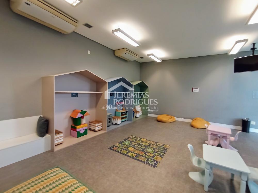 Casa à venda com 4 suítes no Condomínio Residencial Alphaville II em São José dos Campos/SP.