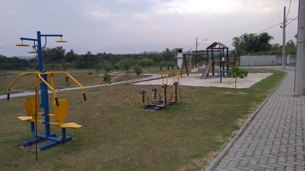 A Imobiliária Jeremias Rodrigues Imóveis de Alto Padrão disponibiliza para venda essa casa no Condomínio Morada do Visconde em Tremembé/SP.