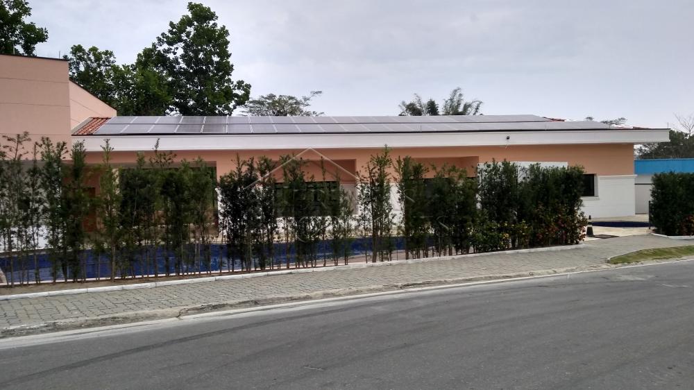 A Imobiliária Jeremias Rodrigues Imóveis de Alto Padrão disponibiliza para venda essa casa no Condomínio Morada do Visconde em Tremembé/SP.