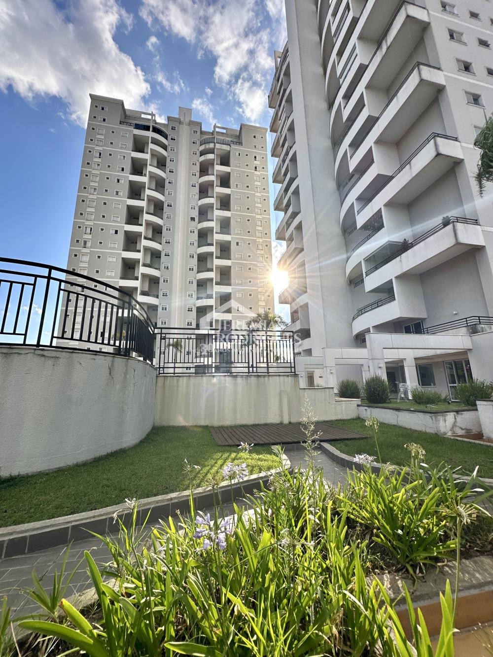 Apartamento mobiliado para venda e locação, 263 m² no Edifício Placere em Taubaté/SP.