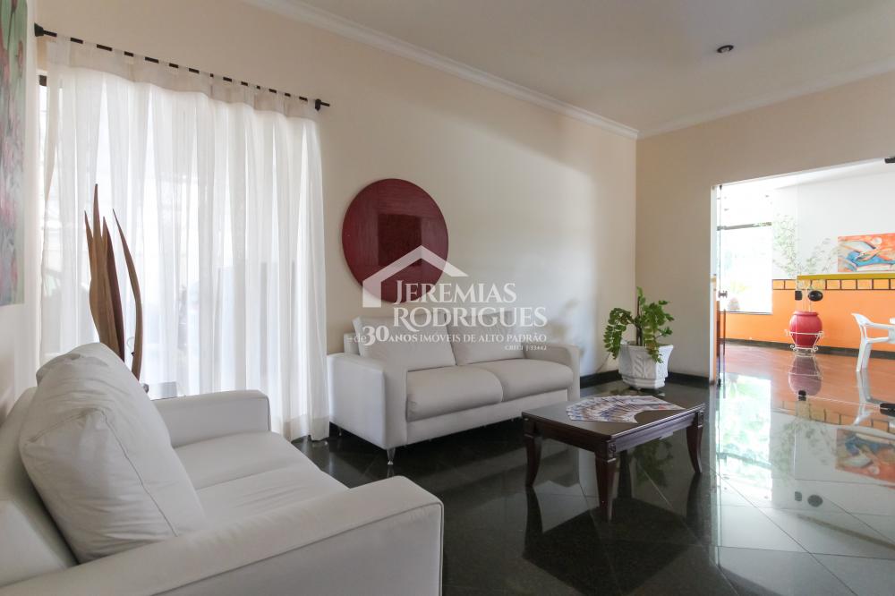 Apartamento à venda com 3 suítes, 274 m² no Edifício Milão em Taubaté/SP.