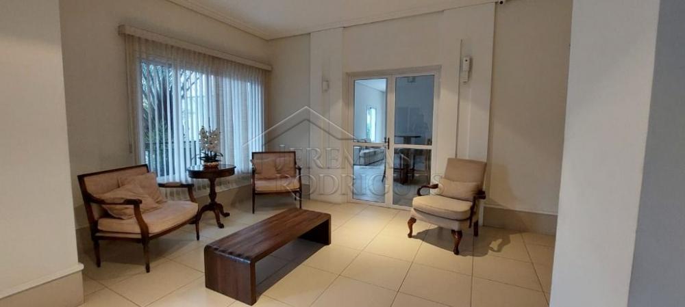 Apartamento à venda no Edifício Sauípe em Taubaté/SP.