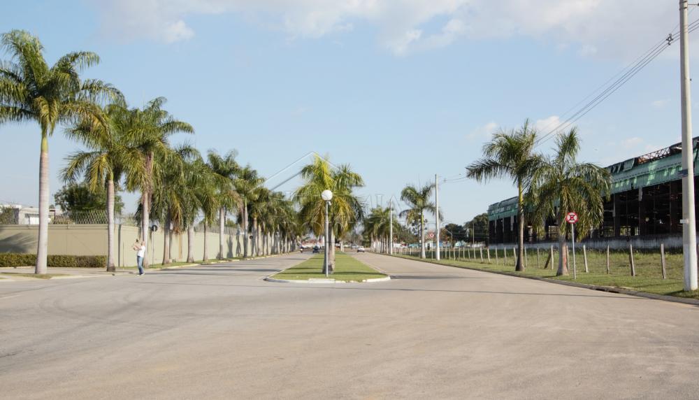 Casa à venda com 4 dormitórios no Condomínio Terras de San Marco em Taubaté/SP.