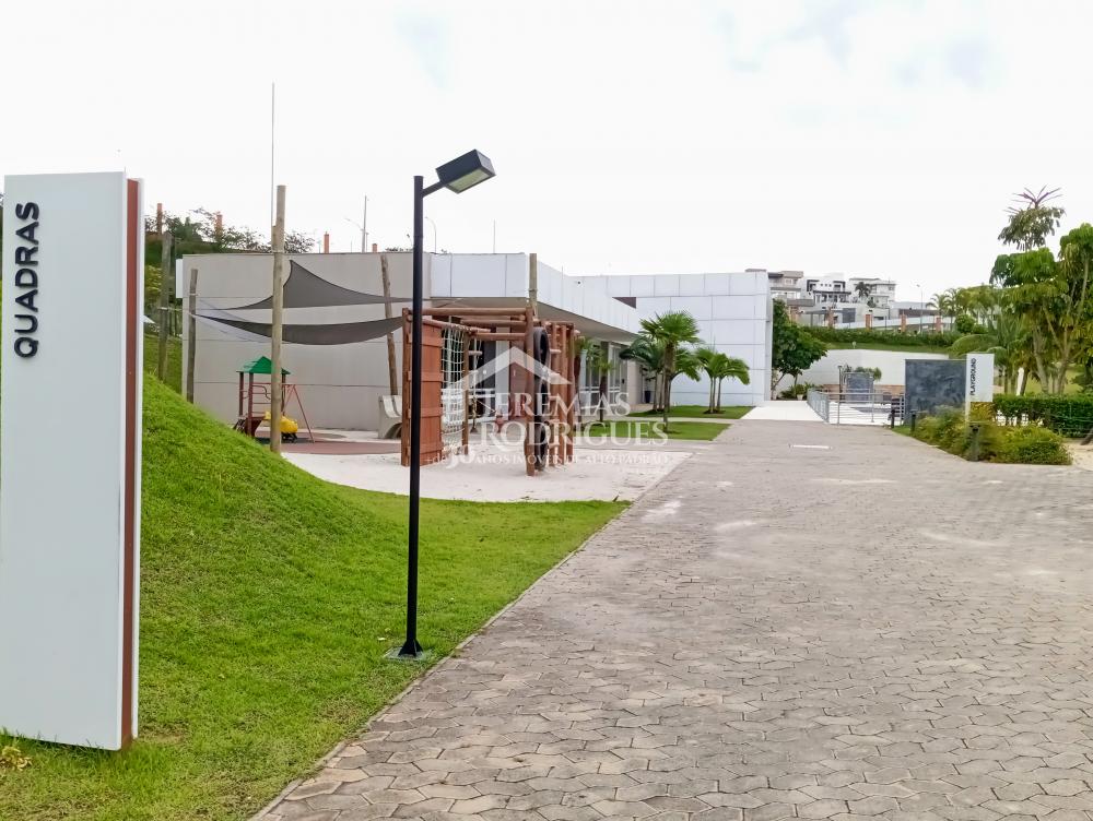 Casa à venda com 4 suítes no Condomínio Residencial Alphaville II em São José dos Campos/SP.