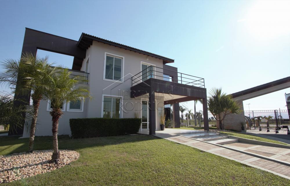 Casa à venda com 4 dormitórios no Condomínio Terras de San Marco em Taubaté/SP.