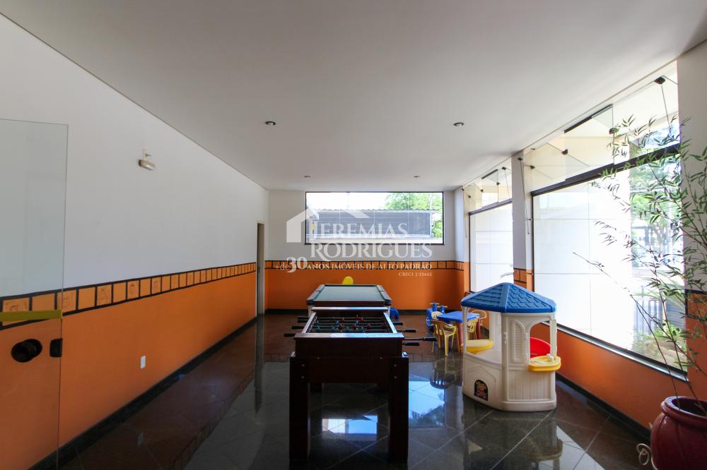 Apartamento à venda com 3 suítes, 274 m² no Edifício Milão em Taubaté/SP.
