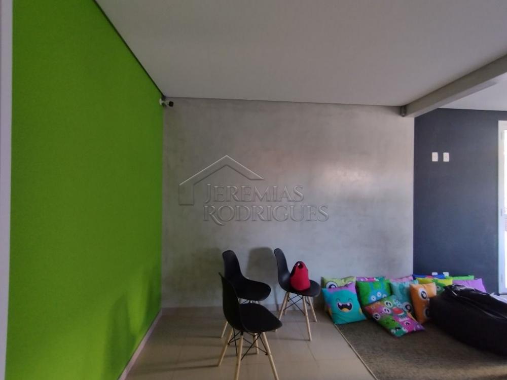 Apartamento à venda no Edifício Maison em Taubaté/ SP.