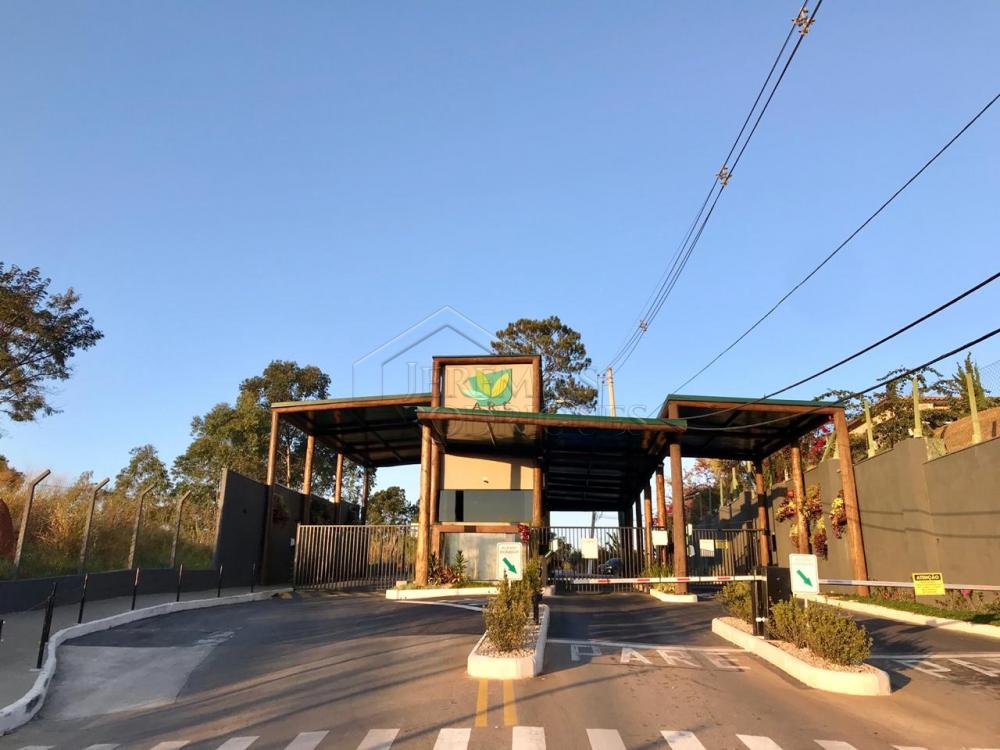 Casa à venda com 3 dormitórios no Condomínio Chácaras Cataguá em Taubaté/SP