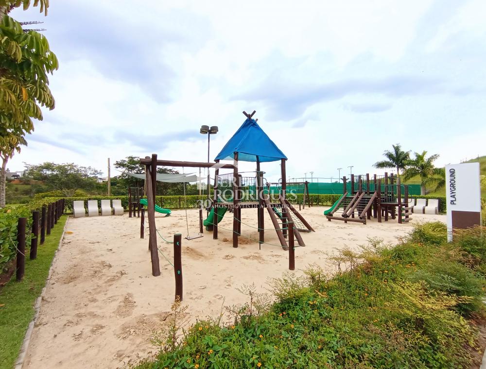 Casa à venda com 4 suítes no Condomínio Residencial Alphaville II em São José dos Campos/SP.