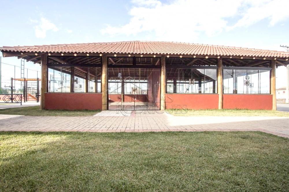 Casa para venda e locação com 3 dormitórios no Condomínio Tecoara em Taubaté/SP.