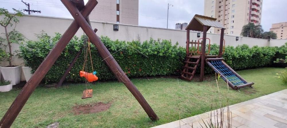 Apartamento à venda no Edifício Sauípe em Taubaté/SP.