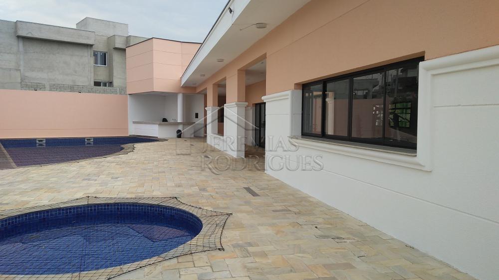 A Imobiliária Jeremias Rodrigues Imóveis de Alto Padrão disponibiliza para venda essa casa no Condomínio Morada do Visconde em Tremembé/SP.