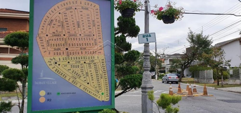 Casa à venda com 4 suítes no Condomínio Taubaté Village em Taubaté/SP. 