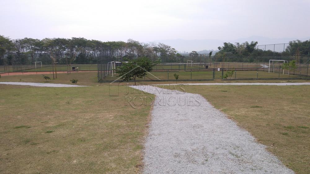 A Imobiliária Jeremias Rodrigues Imóveis de Alto Padrão disponibiliza para venda essa casa no Condomínio Morada do Visconde em Tremembé/SP.
