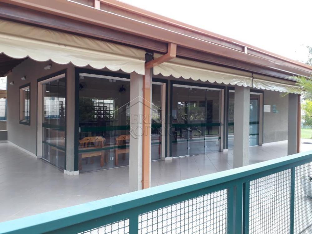 Casa à venda com 3 dormitórios no Condomínio Portal do Sol em Tremembé/SP.